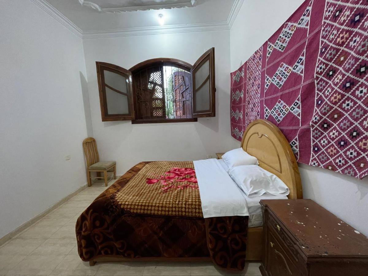 Bob Marley Bed & Breakfast & Restaurant Луксор Екстер'єр фото
